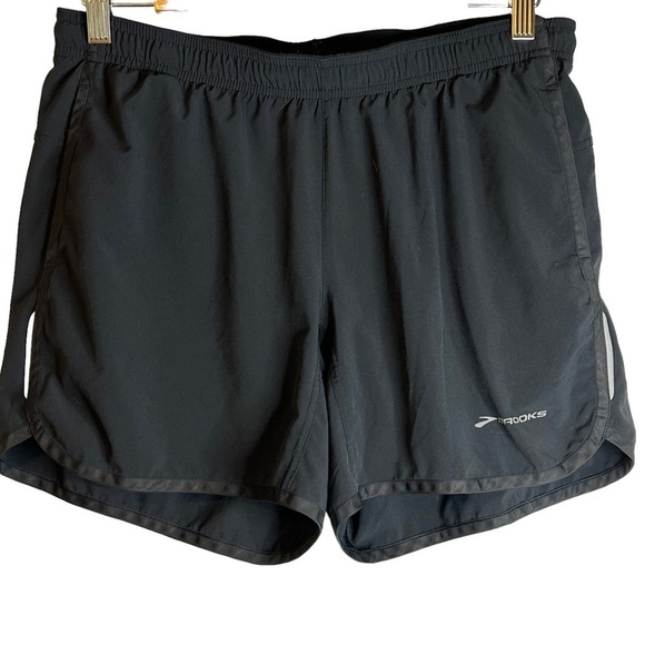 Brooks Women's Epiphany 2-in-1 Short in Black #220359 - Picture 1 of 11
